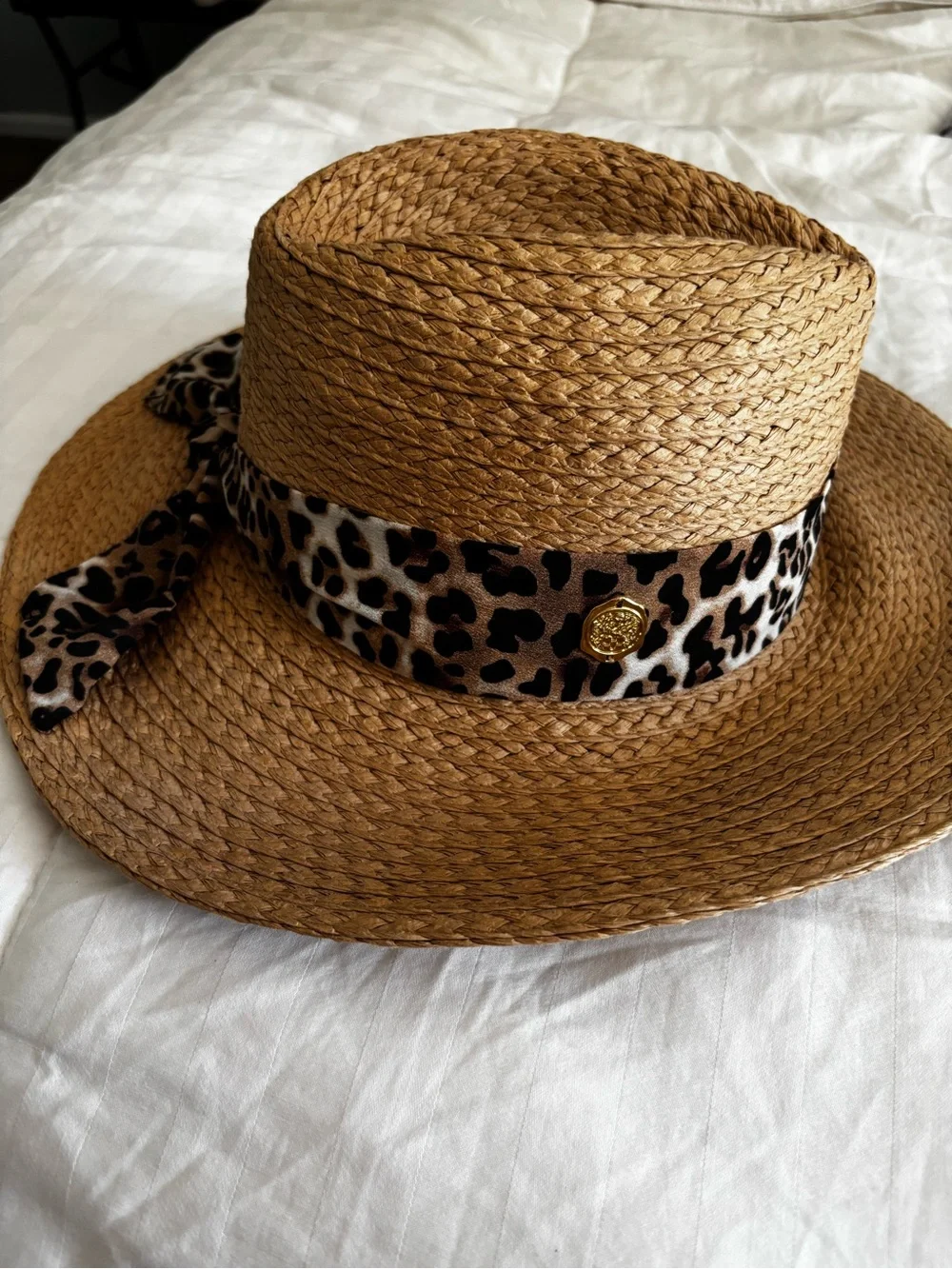 Vince Camuto sun hat NWOT